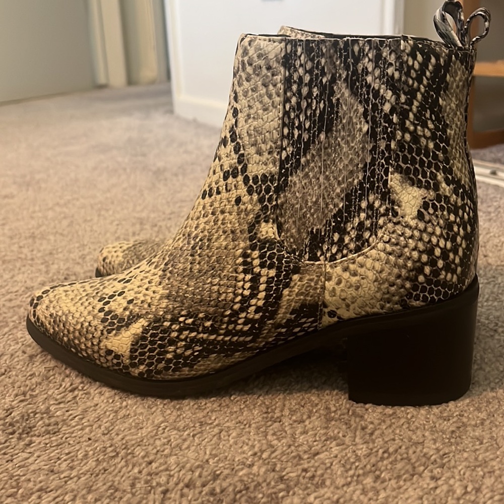 Booties - Picture 4 of 4